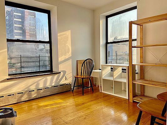 4th image of 28 Graham Ave #3FY