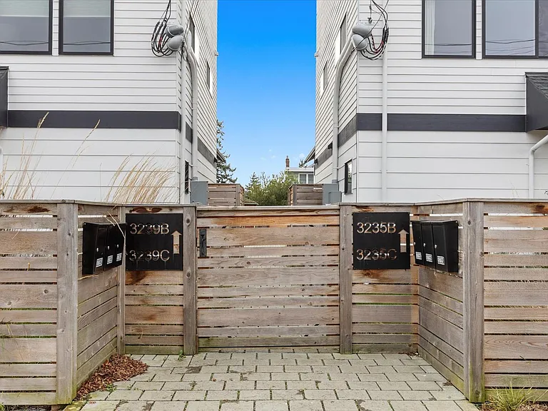 3239 61st Ave SW #B — Photo 39