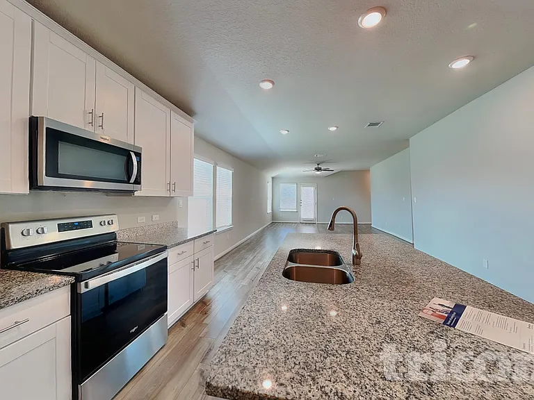 5602 Luna Pass — Photo 6