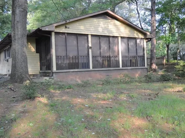 785 Valley Brook Rd, Scottdale, GA 30079