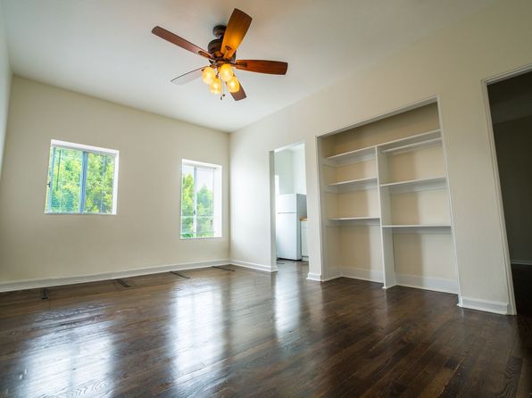 1975 N Beachwood Dr APT 104
