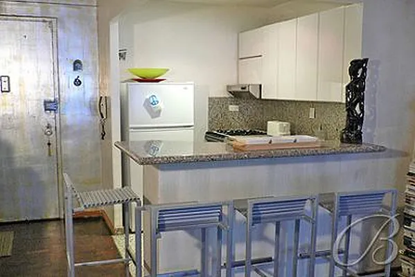 Rented by Bellmarc Realty | media 16