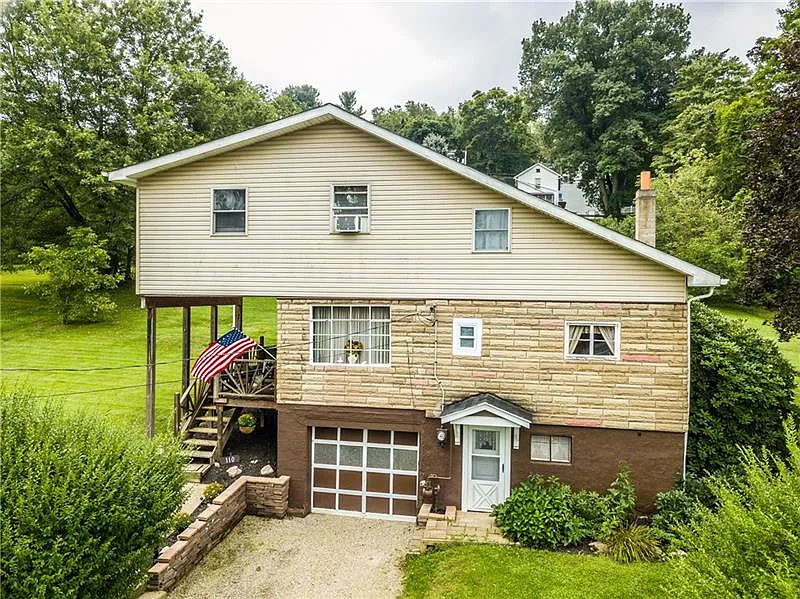 110 Myrtle St photo 1