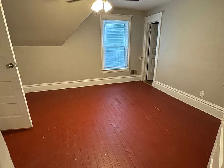 1359 Charles St — Photo 5