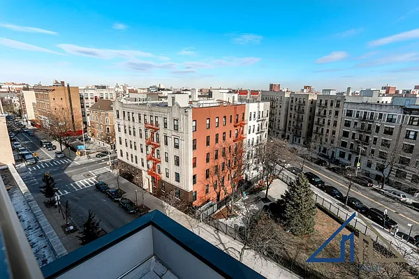 Rented by Voro, LLC | media 16