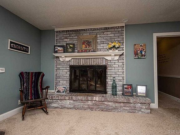 5th image of 1302 Forest Hills Dr