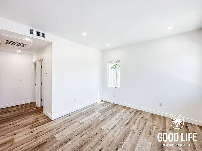 2 bed, 2.0 bath, $2,857 — Photo 4