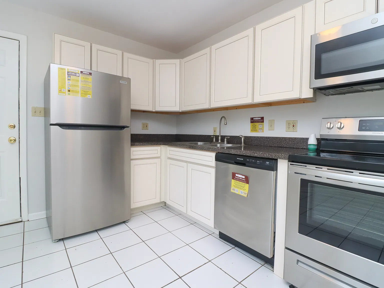 3 bed, $1,950 — Photo 4
