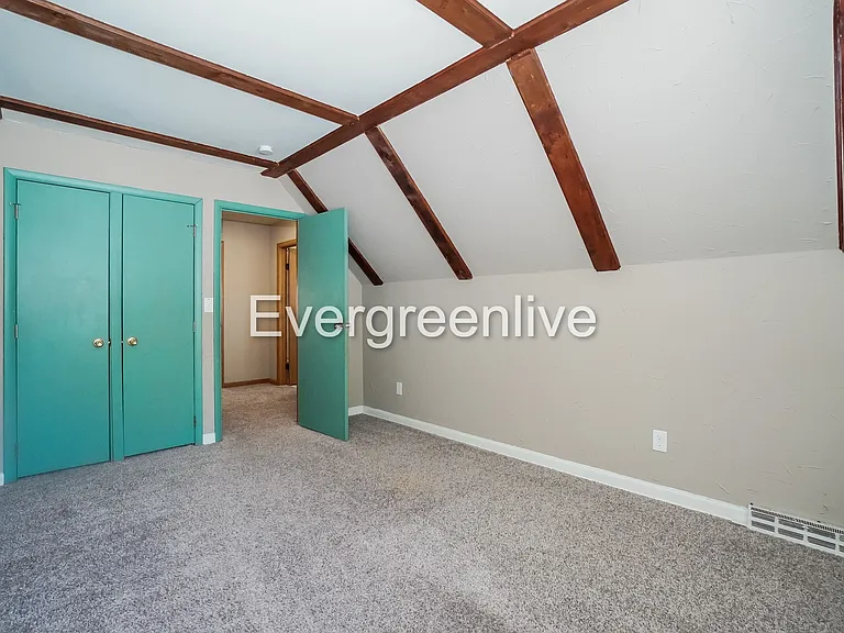 1147 Carrousel Dr E — Photo 12