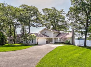 620 Lawn Ave, Holland, MI 49424