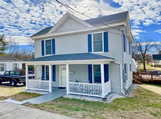 200 Indian Oak Ave, Crewe, VA 23930
