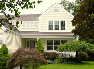 242 High Ridge Ct, Yorktown Heights, NY 10598