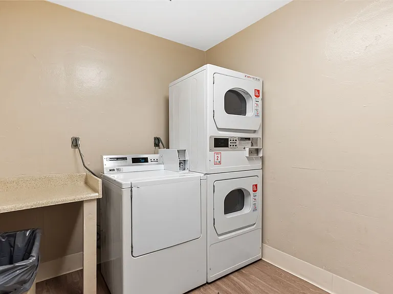 Maplewood Apartments — Photo 21