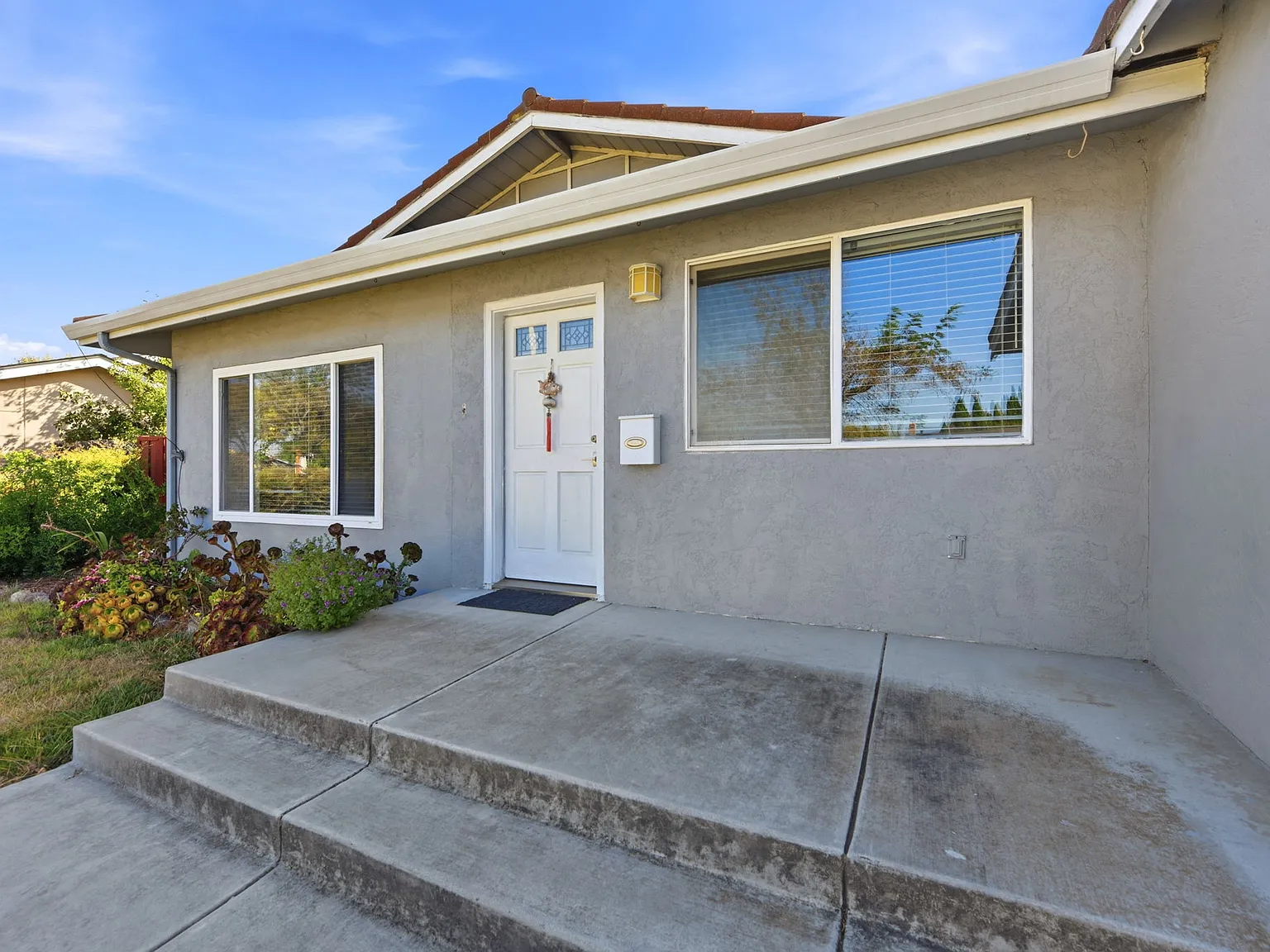 3 bed, 1228 sqft, $4,250 — Photo 2