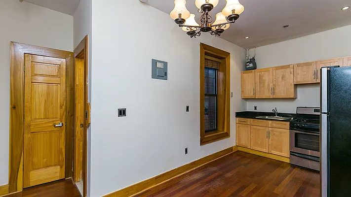 Rented by Nooklyn NYC LLC | media 12