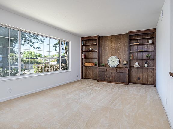 5th image of 4765 Papaya Dr