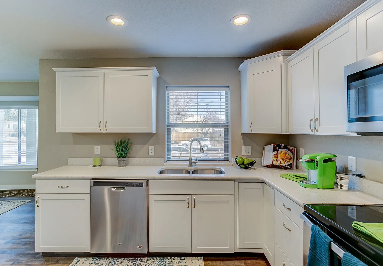 3 bed, 1250 sqft, $1,795 — Photo 2