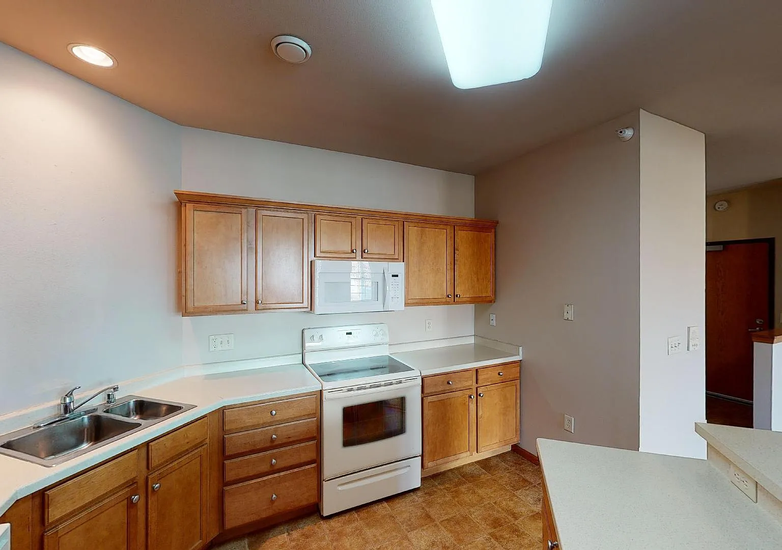 2987 Providence St — Photo 3