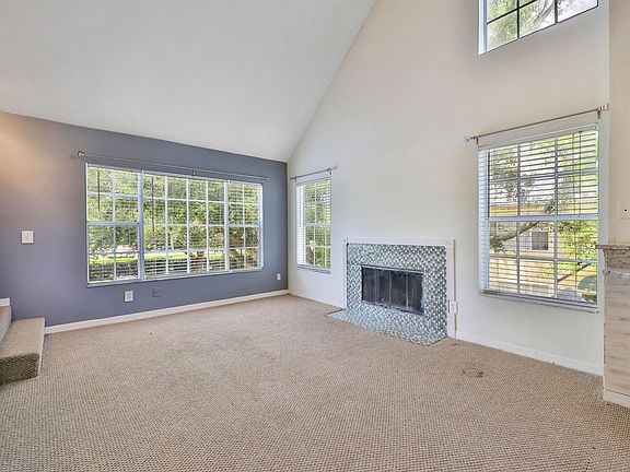 5th image of 13700 Richmond Park Dr N APT 809
