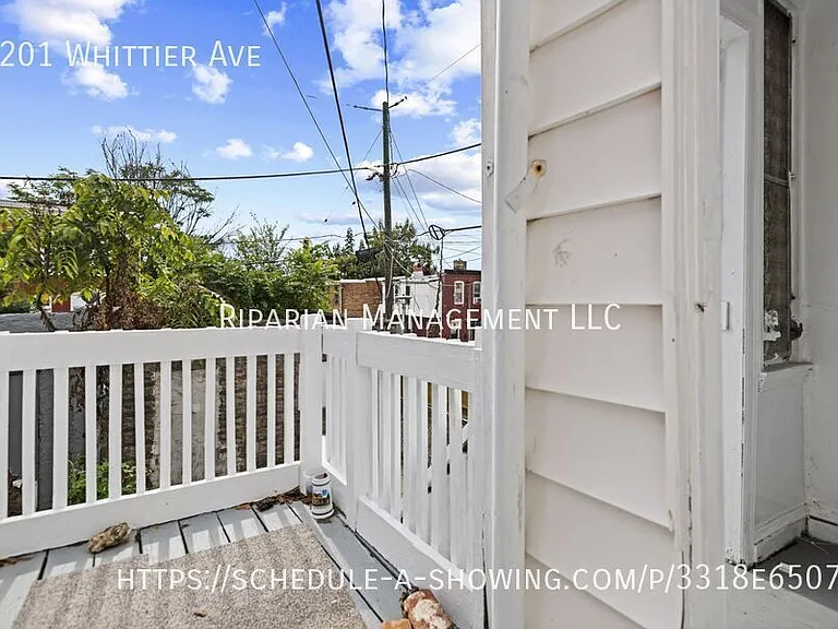 2201 Whittier Ave — Photo 22