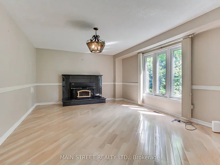 223 Burns Blvd — Photo 12