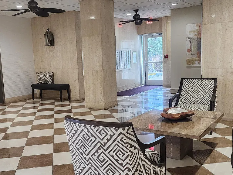 299 N Riverside Dr #1006 — Photo 22