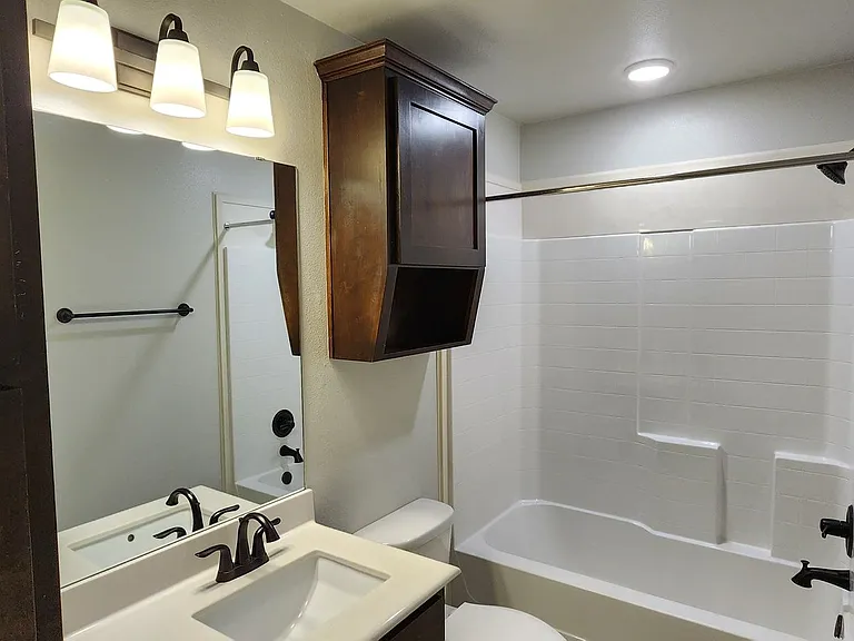 5600 Settlers Ct #B — Photo 20