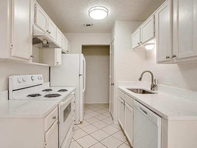 10265 Aurora Dr — Photo 6