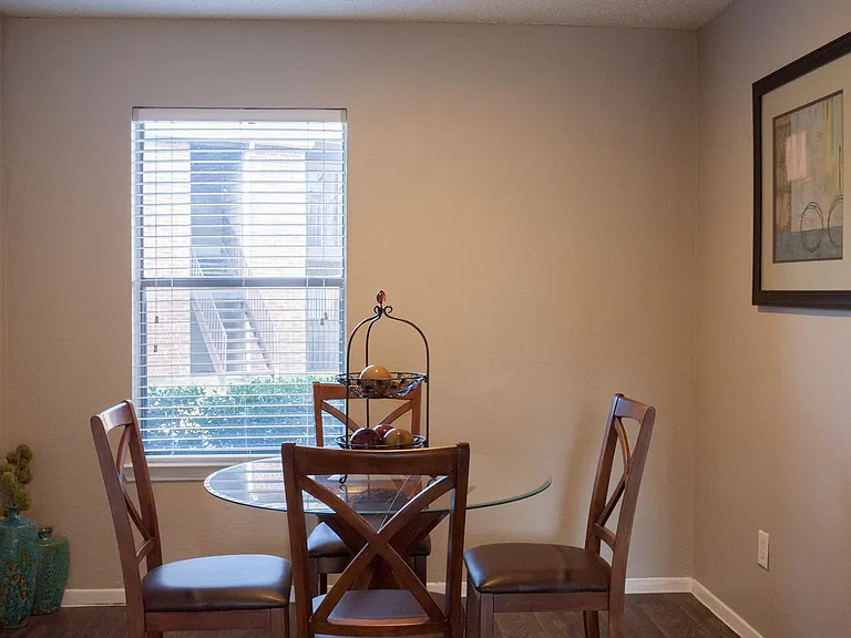 Cozy Dining room in Carrollton, TX Apartments