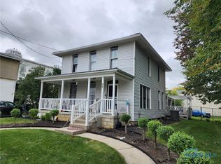 105 S Adrian St, Lyons, OH 43533