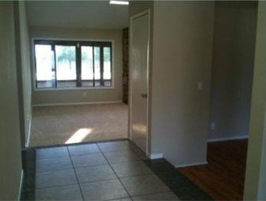3rd image of 41920 Hawthorn St