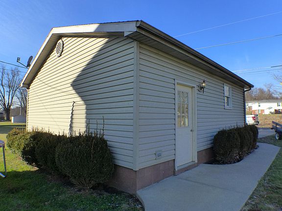 4th image of 143 East Lincoln Street