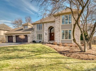 1026 Stonehedge Rd, St Charles, IL 60174