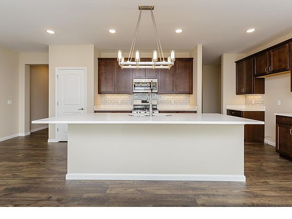 Large Seating Island in the Kitchen