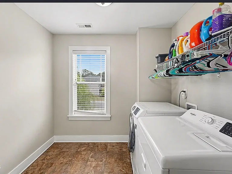 38 Wood Green Dr — Photo 18