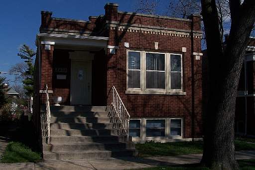 1st image of 2435 S Cuyler Ave