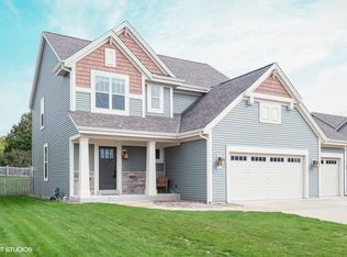 1816 Cloverview St, West Bend, WI 53095