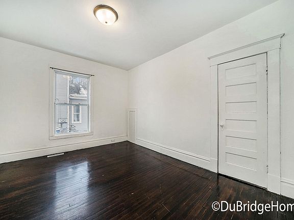 5th image of 923 Turner Ave NW