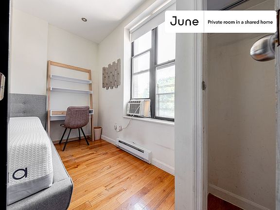 3rd image of 320 Manhattan Ave #36-A