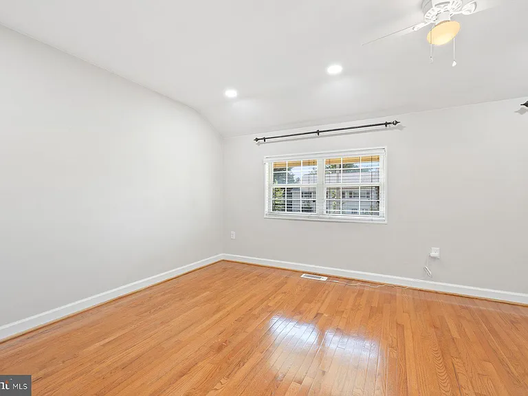 2512 N Dearing St — Photo 24