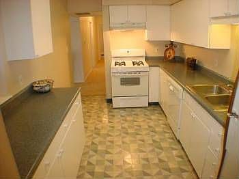 3rd image of 521 Coventry Ln APT 15