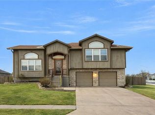 17193 S Kill Creek Rd, Gardner, KS 66030