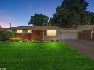 11449 Crown Dr, Sterling Heights, MI 48314