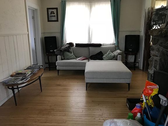 3rd image of 141 S Ketcham Ave