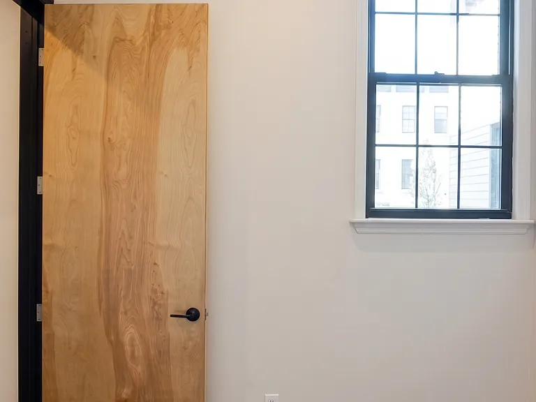 12 Saint Nicholas Ave #2LA — Photo 5