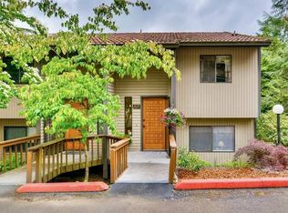 2820 Treetop Ln, West Linn, OR 97068