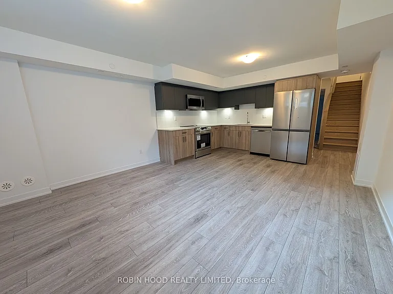3-70 Green Gardens Blvd #3 — Photo 4