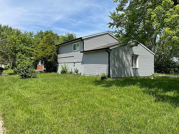2nd image of 3706 N Schaefer Ln