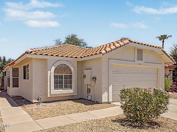 5th image of 1006 W REDONDO Drive