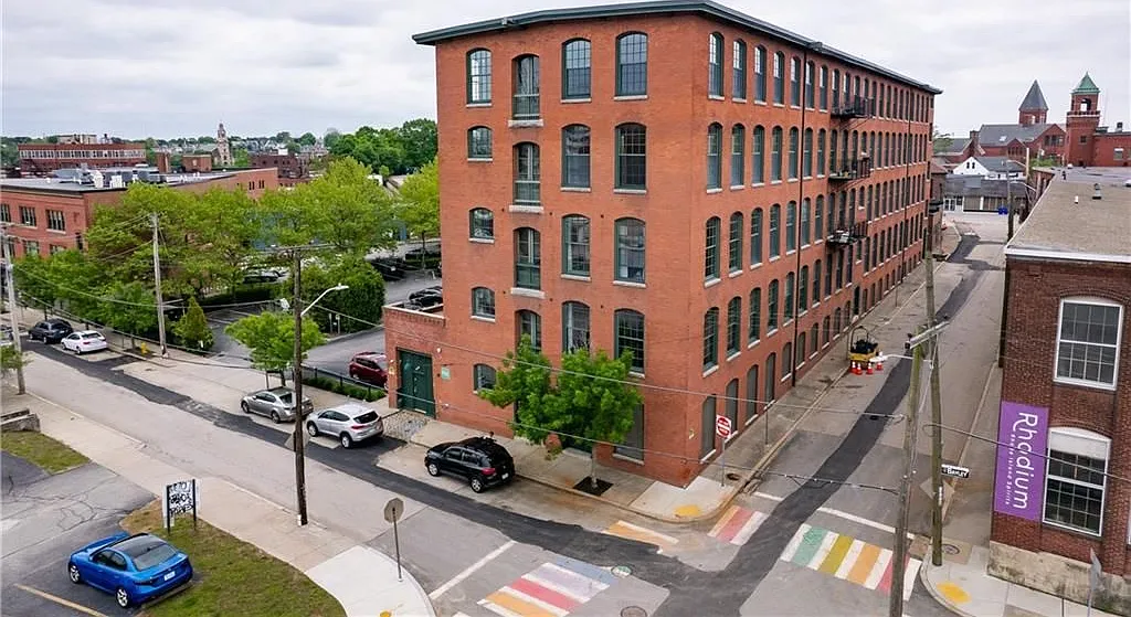 1 bed, 1.0 bath, 1130 sqft, $2,450 — Photo 2